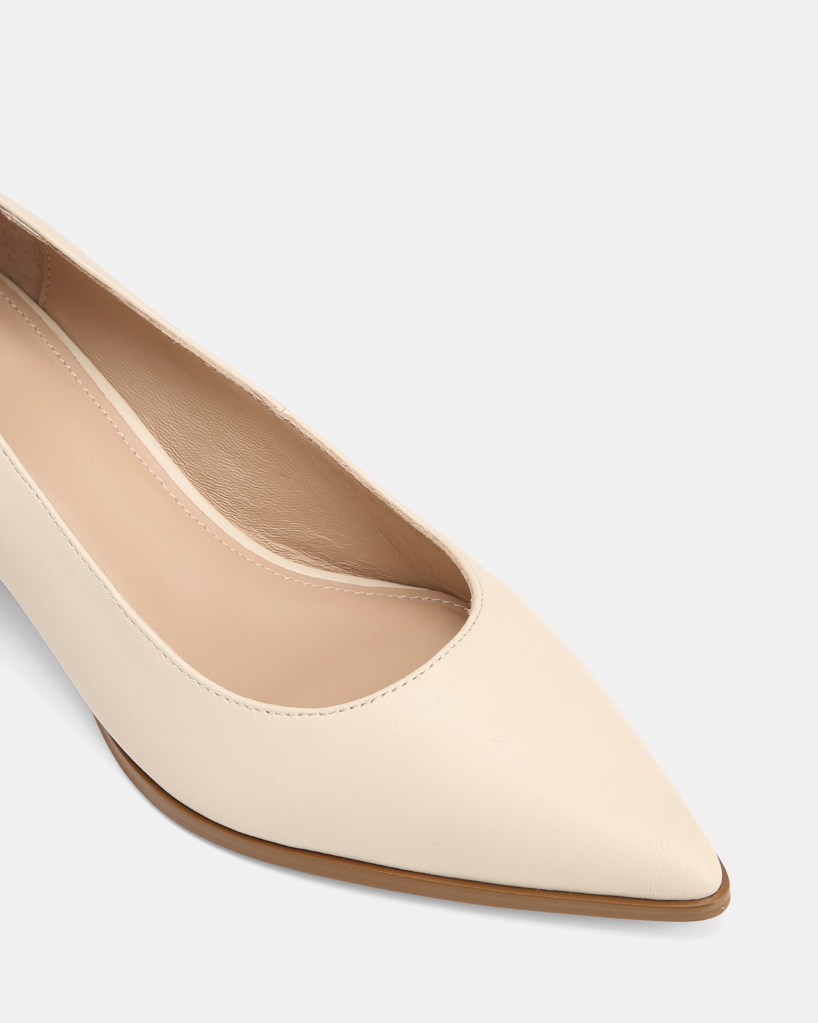 Fae Vintage Ivory Leather Pump