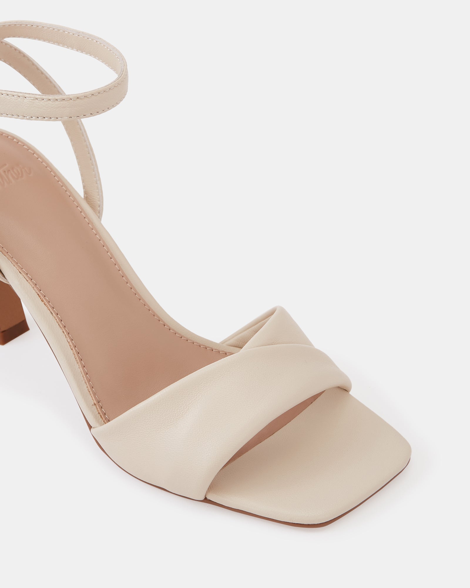 Yolanda Vintage Ivory Leather Flared Heel