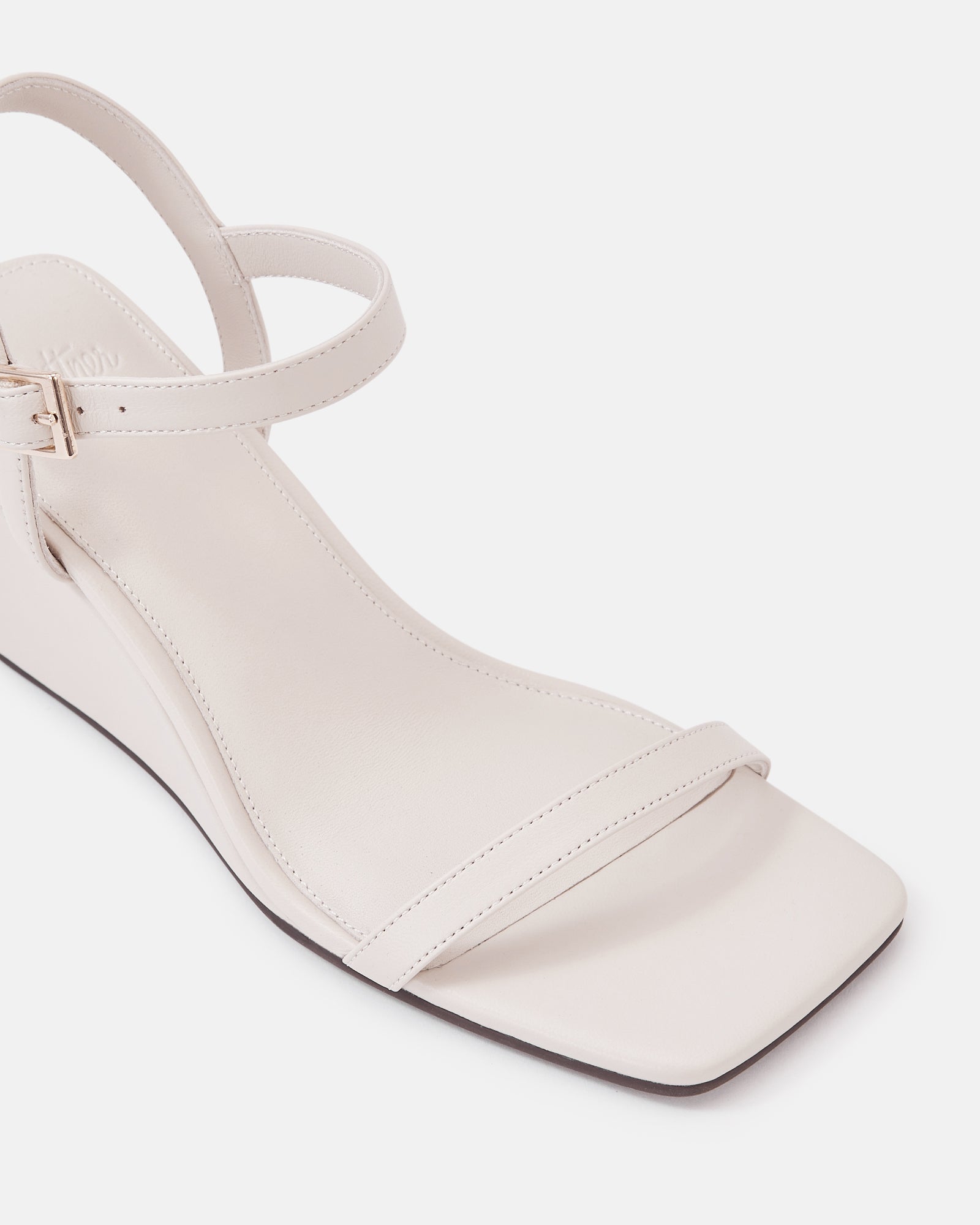 Prisca Vintage Ivory Leather Wedge