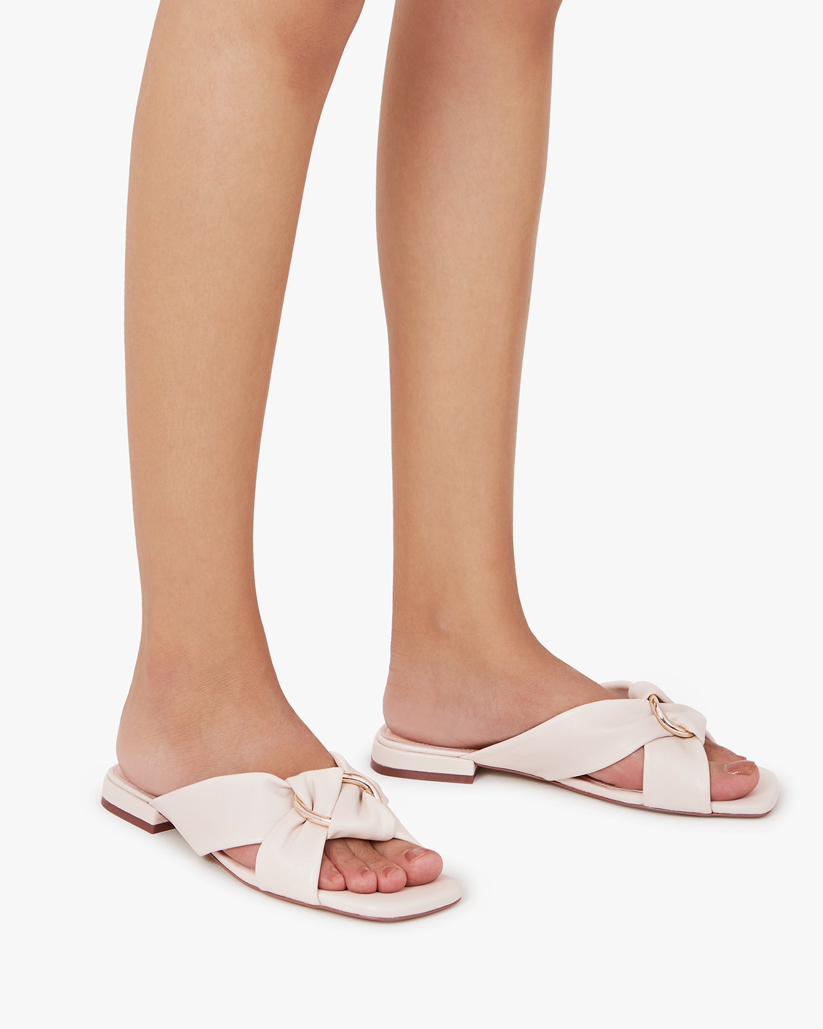 Essence Vintage Ivory Leather Sandal