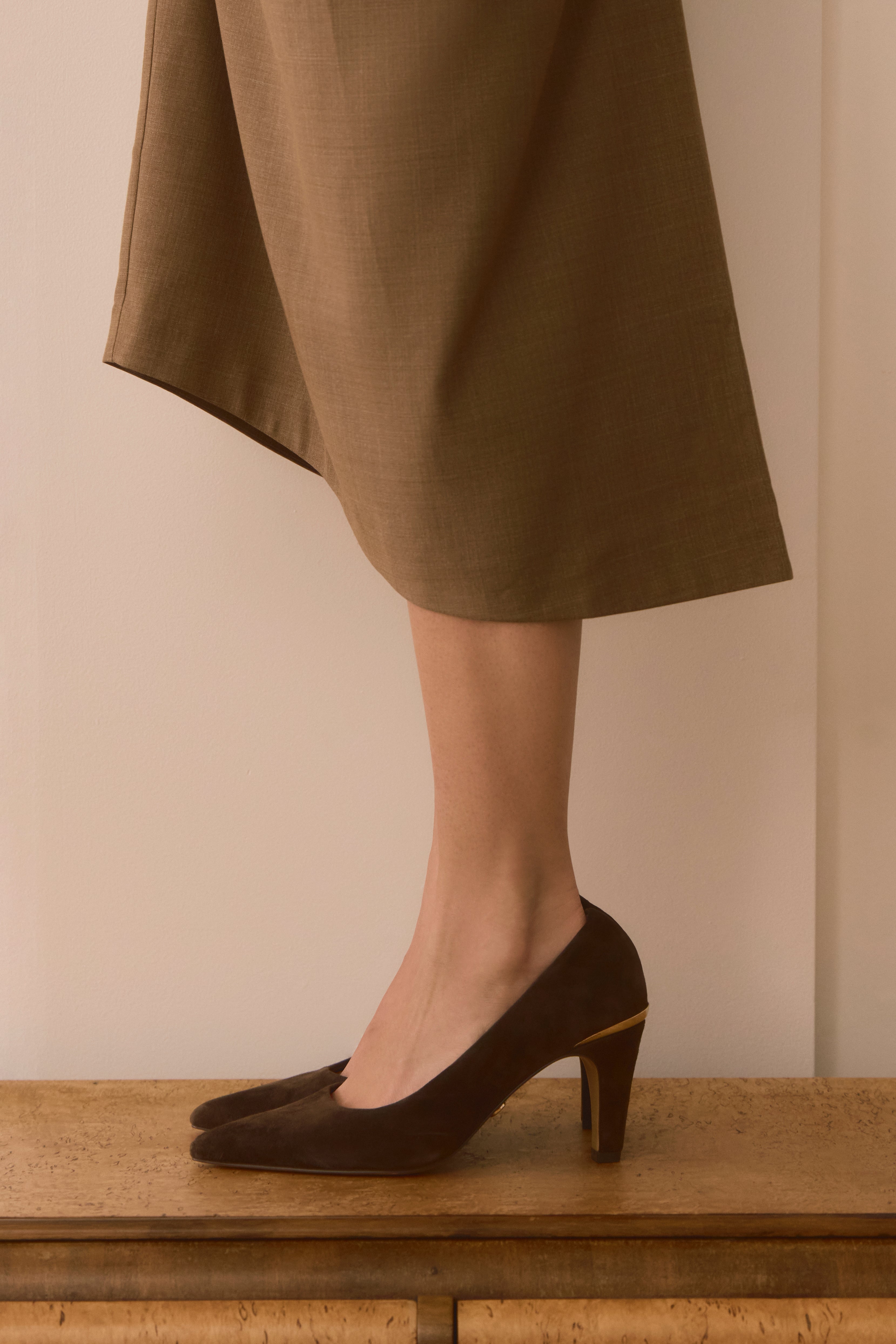 Parisa Chocolate Suede Leather Pump